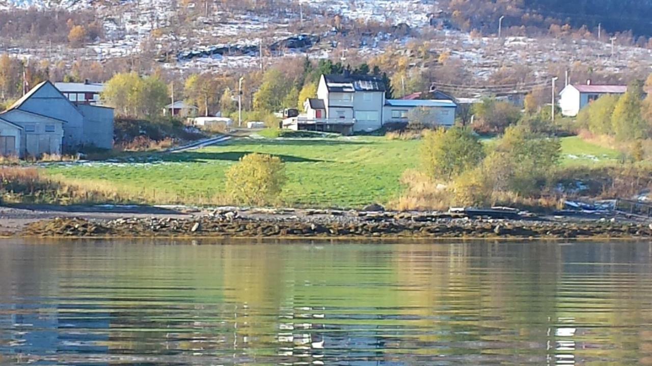 Utsikten Feriehus I Bakkeby エクステリア 写真