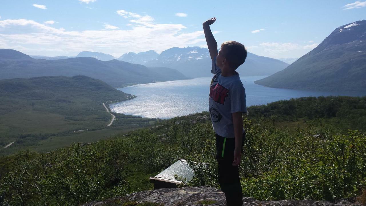 Utsikten Feriehus I Bakkeby エクステリア 写真